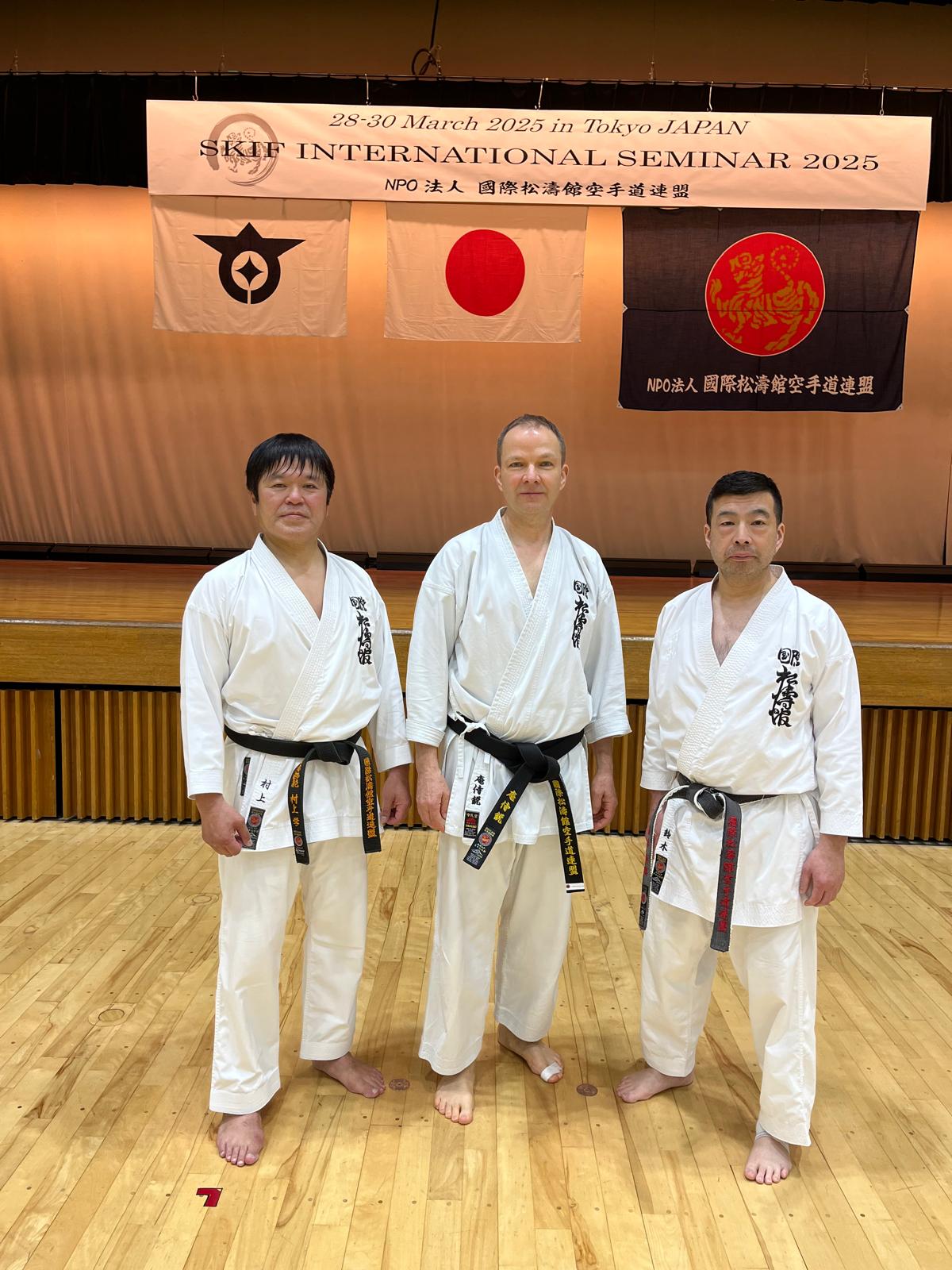 Zdjęcie z seminarium karate SKIF International Seminar 2025 w Tokio - Murakami Shihan i Suzuki Sensei